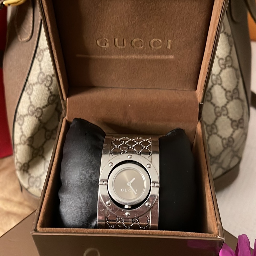 Gucci Twirl Watch Retail was $2399. Comes with watch box inside box. W Gucci Bag - Picture 3 of 10